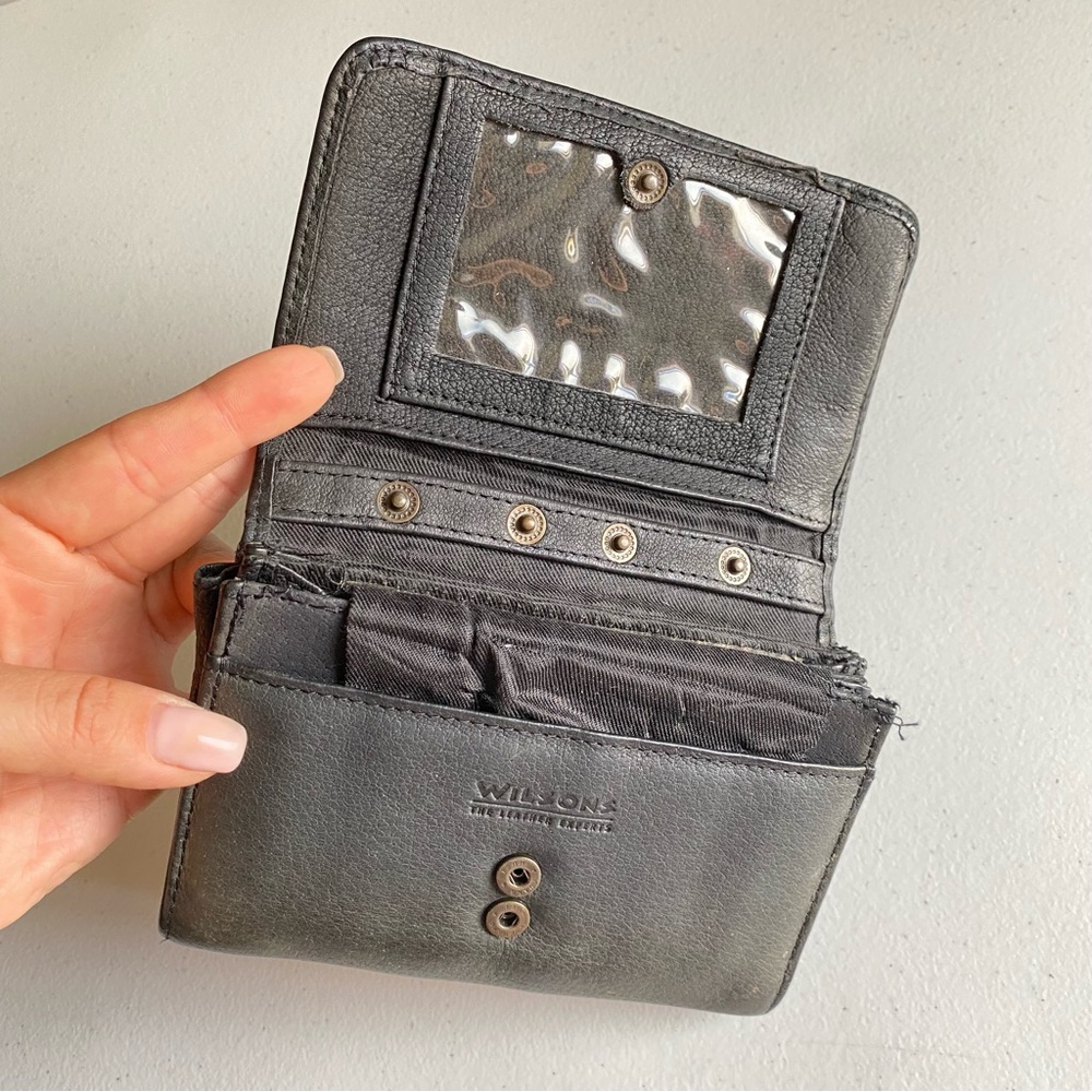 Wilson’s Leather Buckle Clasp Rectangular Genuine Leather Wallet